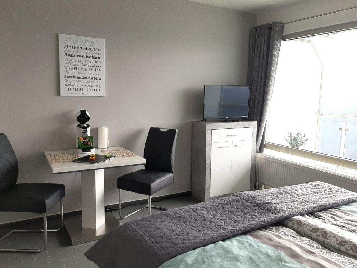 Kaiser - Ferienwohnungen Dreiburgenblick Patersberg Buitenkant foto